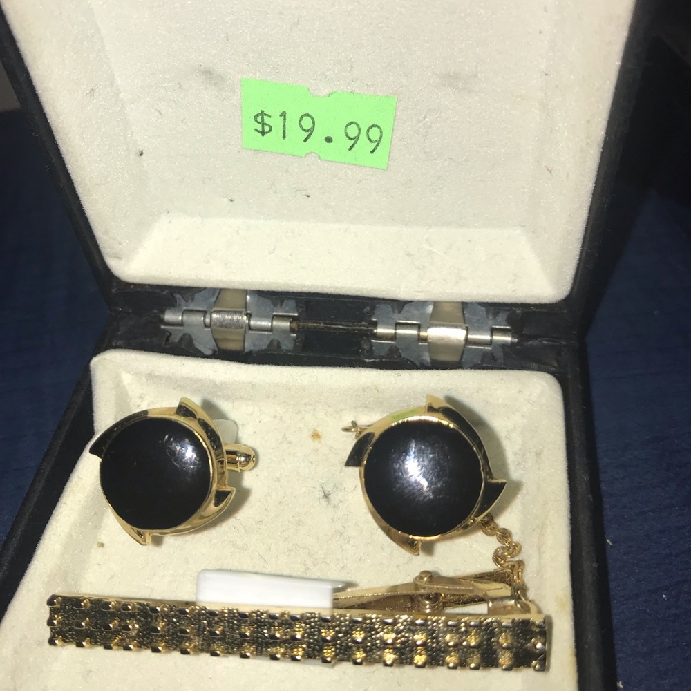 📣2️⃣times 🎊Host pick🎈❤️Men’s Cuff links